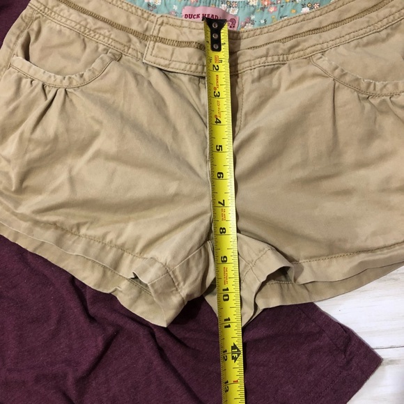 {Duck head} khaki shorts with ruched tied sides - Picture 5 of 6